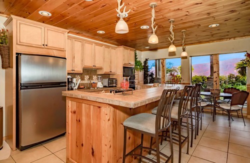 Gatlinburg - Pigeon Forge Cabin | Tanasi Lodge - Weddings - Retreats - Gathering
