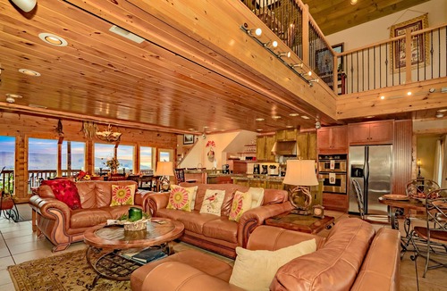 Gatlinburg - Pigeon Forge Cabin | Tanasi Lodge - Weddings - Retreats - Gathering