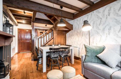 Beret Apartment | Tanau 1700 by SeaMount Rentals