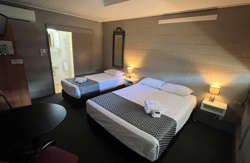 Sarina Hotel | Tandara Hotel Motel