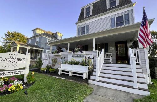 Wall Bed & Breakfast | Tandem Bike Inn