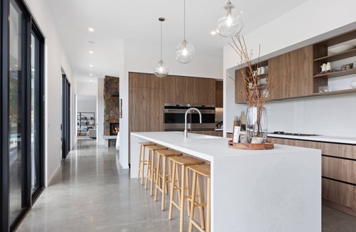 Merrijig House | Tanderra - Pool - Sleeps 12