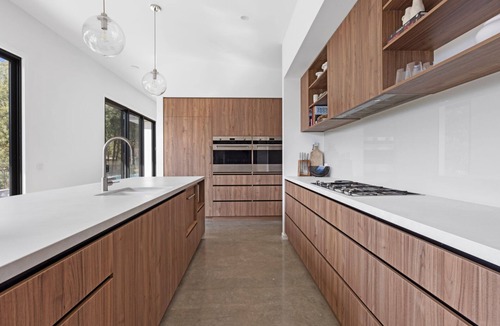 Merrijig House | Tanderra - Pool - Sleeps 12