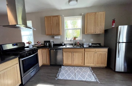 Middletown House | Tangerine Cottage spacious home