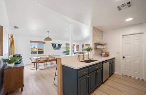 Joshua Tree House | Tangerine House - Hot Tub, Fire Pit, BBQ