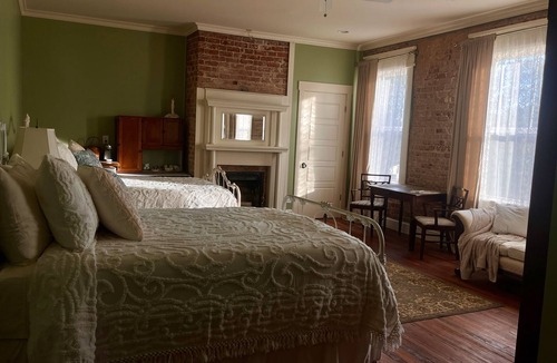 Welcome Cabin | Tanglewood Inn