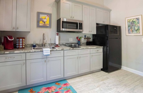 Comfort Cabin | Tank House Stay for 2 in Comfort Texas Access to Pool Hot Tub