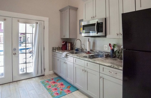 Comfort Cabin | Tank House Stay for 2 in Comfort Texas Access to Pool Hot Tub
