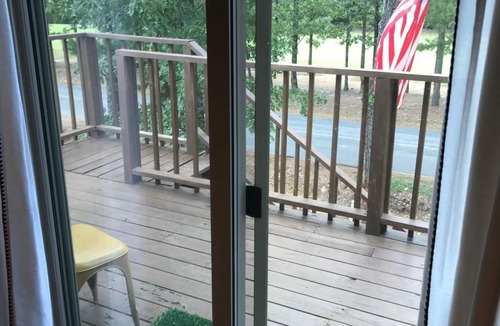 Drasco Cabin | Tannenbaum Golf Club Cabin