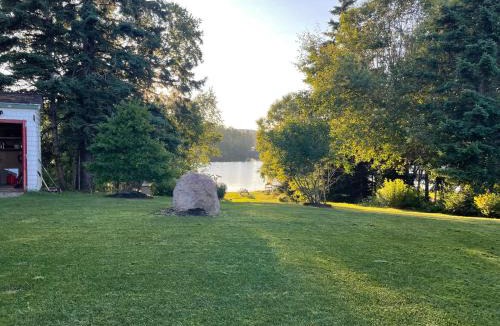 Tantallon House | Tantallon Guest Room with Private Beach