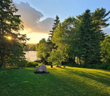 Tantallon House | Tantallon Guest Room with Private Beach