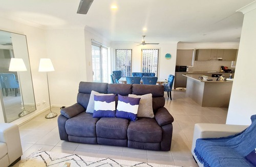 Redland Bay House | Tanzanite - Long Term Furnished