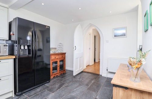 Newton Ferrers Cottage | TAPPS LODGE, pet friendly, with open fire in Yealmpton, South Devon