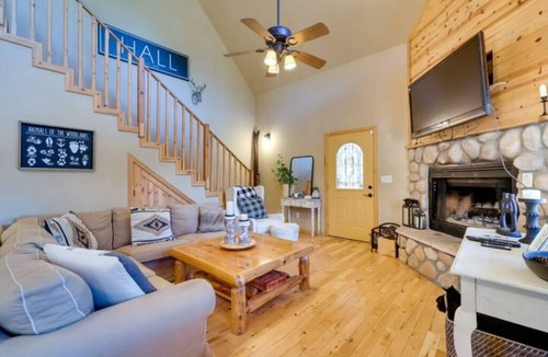 Eagar Cabin | Tara Cabin