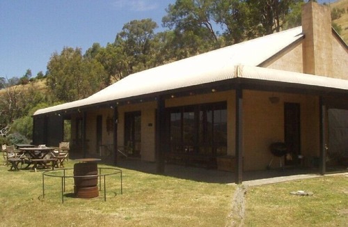 Bonnie Doon House | Tara - Overlooking Lake Eildon