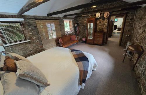 Littlehampton Ski Chalet | Tara Stables