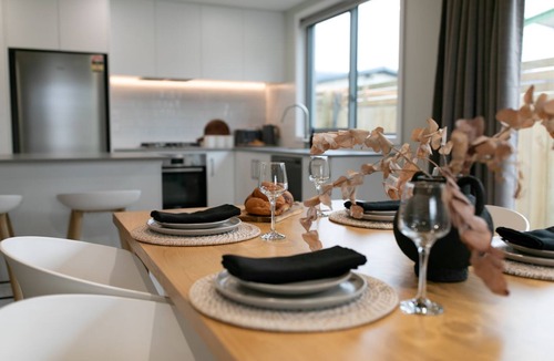 Taradale House | Taradale Gem - stylish 3-bed home in Taradale