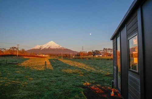 Midhirst House | Taranaki Creekside TUI by Tiny Away