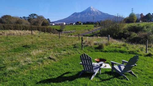 Midhirst House | Taranaki Creekside TUI by Tiny Away