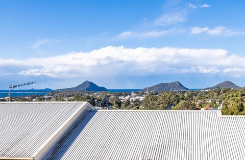 Nelson Bay House | Tareebin Road, 2/26