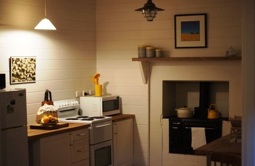 Warncoort Cottage | Tarndie