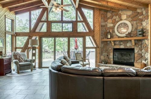 Innsbrook House | Tarnhouse Lakefront Cottage