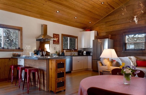 Tarpley House | Tarpley Guesthouse/Hill Country/Private Pool