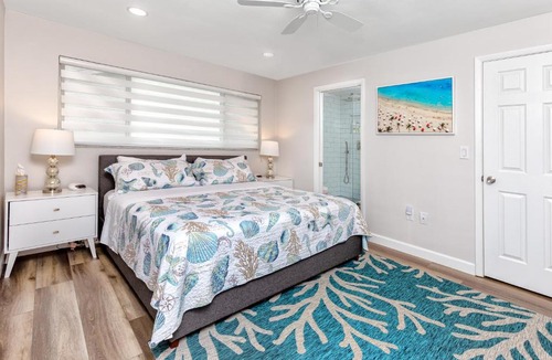 Tarpon Springs Villa | Tarpon House Private Heated Pool, 5 min to Beach