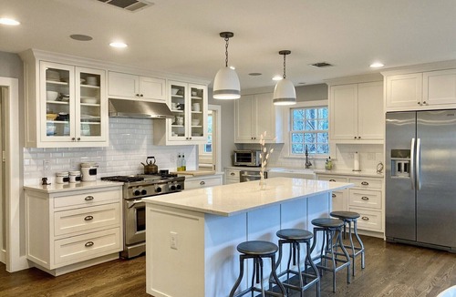 Tarrytown House | Tarrytown Colonial Farmhouse with Resort Pool
