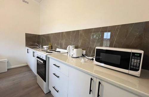 Greenacres House | Tasha's Duplex on Muller