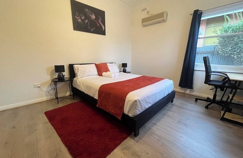 Greenacres House | Tasha's Duplex on Muller