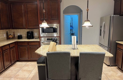 Iowa Colony House | Taste of Texas Luxury A Lakeside Beauty