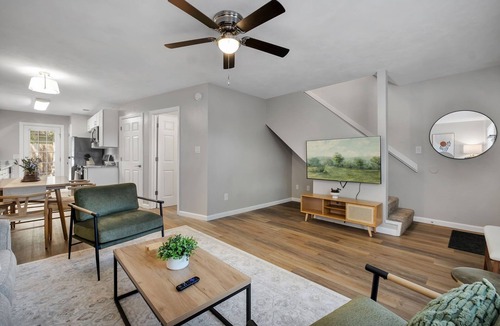 Griffin Heights House | Tasteful 4BR/3BA Townhome-Walk to FSU Stadium