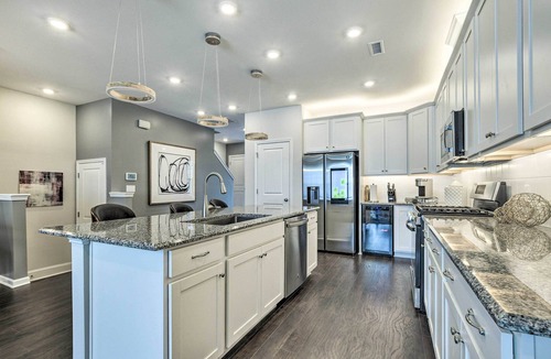 Durham House | Tasteful Durham Townhome - 6 Mi to Downtown!