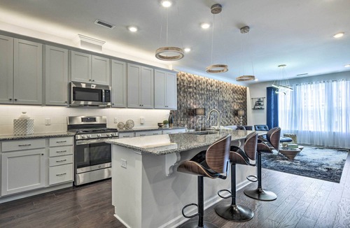 Durham House | Tasteful Durham Townhome - 6 Mi to Downtown!