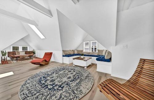 Lakeview House | Tasteful Full Home Dtown Buffalo