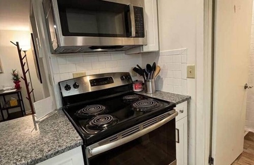New Haven Apartment | Tasteful two bedroom just minutes to Middlebury!