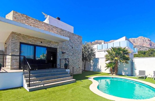 La Colina Villa | Tasteful villa in Comunidad Valenciana with pool