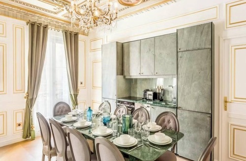 Bonne-Nouvelle Apartment | TASTEFULLY COMPLEMENTED BY CONTEMPORARY LUXURY IN A HERITAGE BUILDING- LOUVRE