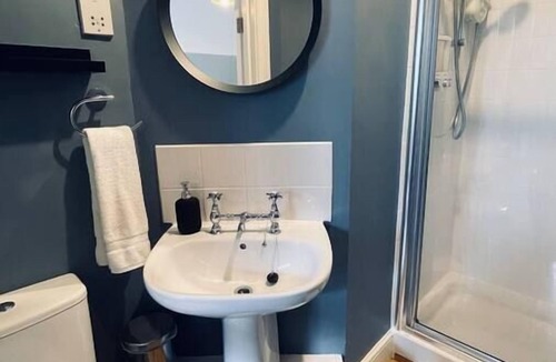 Bath Apartment | Tastefully decorated, central apartment with parking