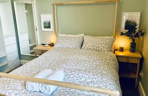 Bath Apartment | Tastefully decorated, central apartment with parking