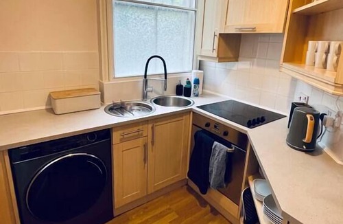 Bath Apartment | Tastefully decorated, central apartment with parking