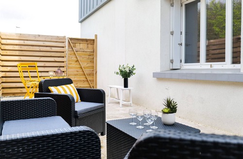 Olonne-sur-Mer Ski Chalet | Tastefully renovated house near Vendée Globe village