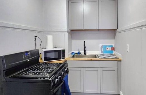 Springfield Apartment | Tastefully furnished repose home