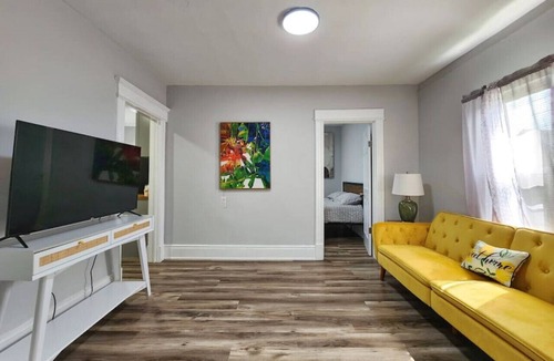 Springfield Apartment | Tastefully furnished repose home