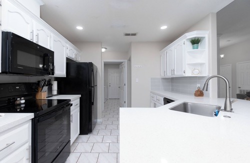 Brownsville House | Tastefully remodeled and furnished home in the heart of Brownsville.