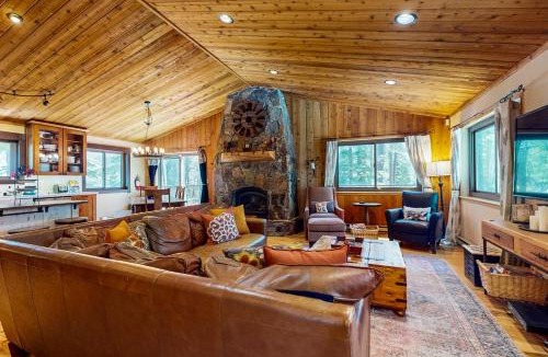 Truckee House | Tastefully-Updated, Classic Tahoe Family Home