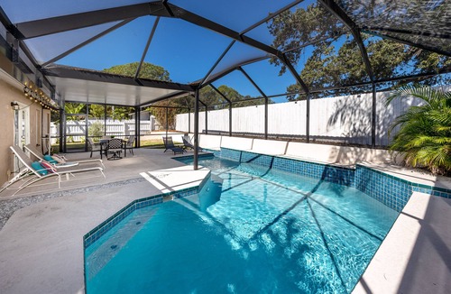 Barrington Oaks West House | Tastefully updated, Heated Pool, 10 min to Beach!