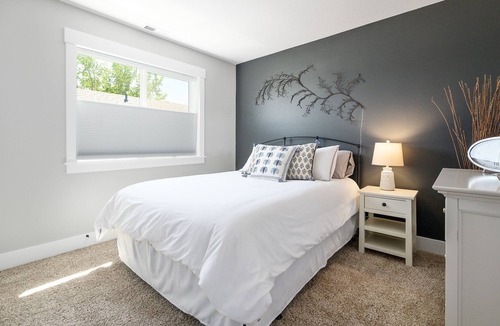 Carlton House | Tasting Rooms Around the Corner!