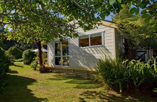 Hahei Cabin | Tatahi Lodge Beach Resort